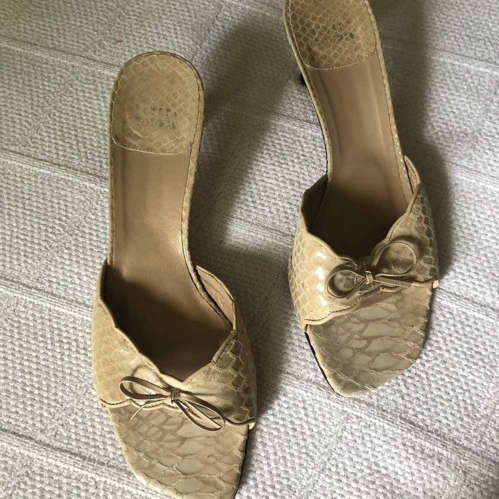 Stuart Weitzman nude slide heels size 8.5